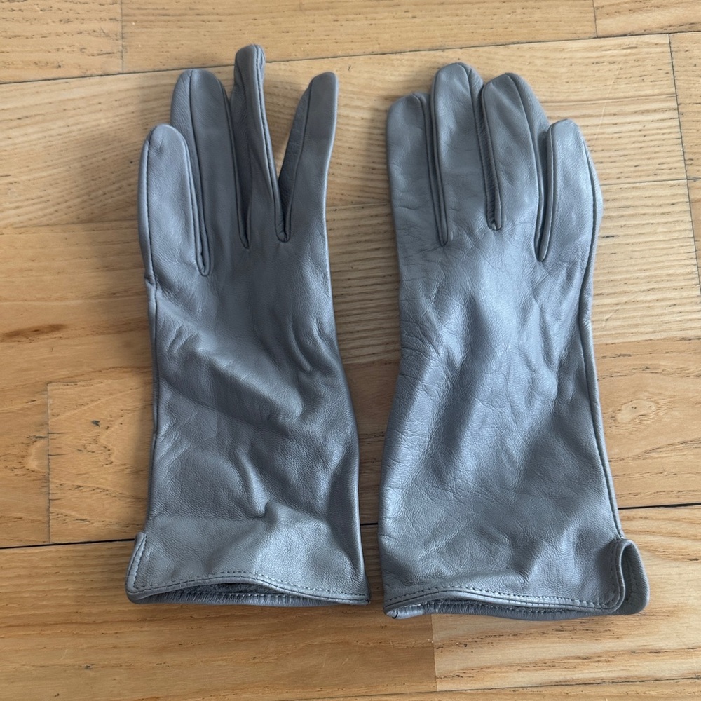Elegant Gray Leather Gloves brand new size 7